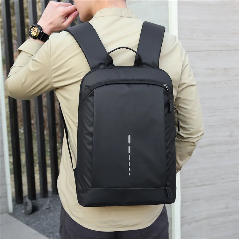 Mochila Impermeable Ultraligera para Laptop Negra – Hasta 15.6"
