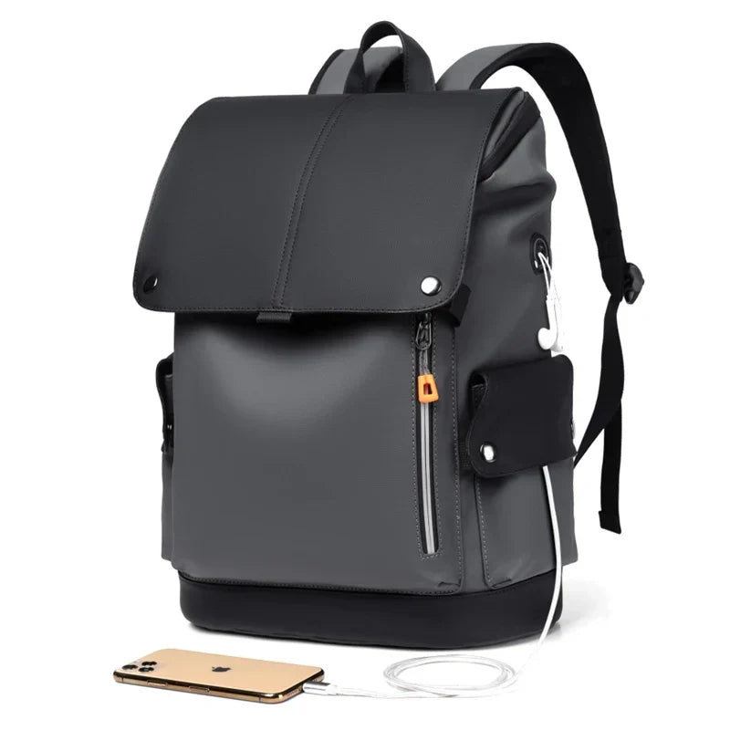 Mochila Impermeable de Cuero PU para Laptop Gris – Puerto USB Integrado